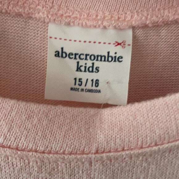 NWT A&F soft pink tshirt with elastic sleeves - Picture 5 of 6